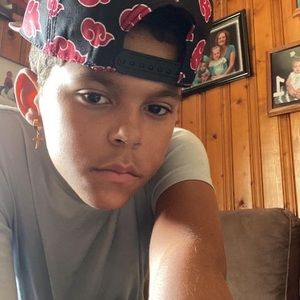 Meet your Posher, Zachary